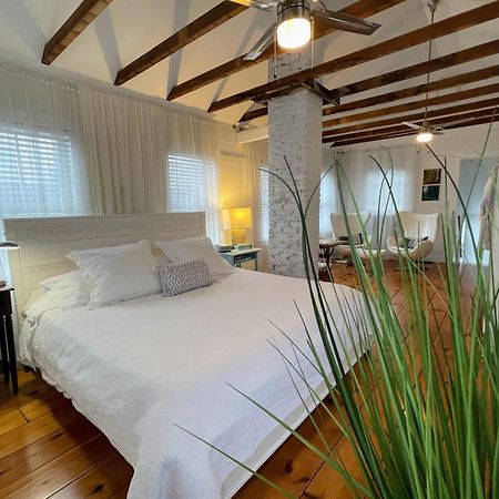An Authentic, Rustic Luxurious Little Single Family Home In Old Town. All Yours. Marblehead Luaran gambar