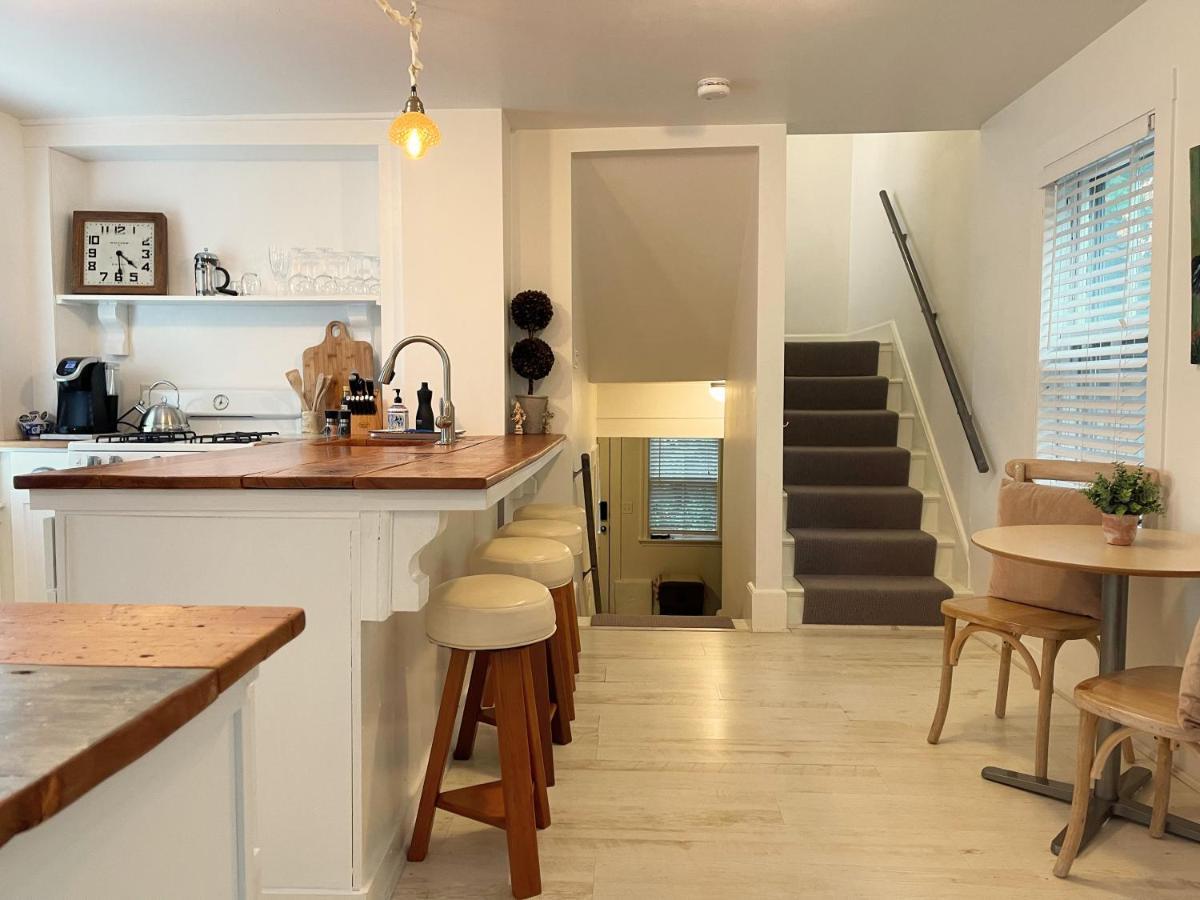 An Authentic, Rustic Luxurious Little Single Family Home In Old Town. All Yours. Marblehead Luaran gambar