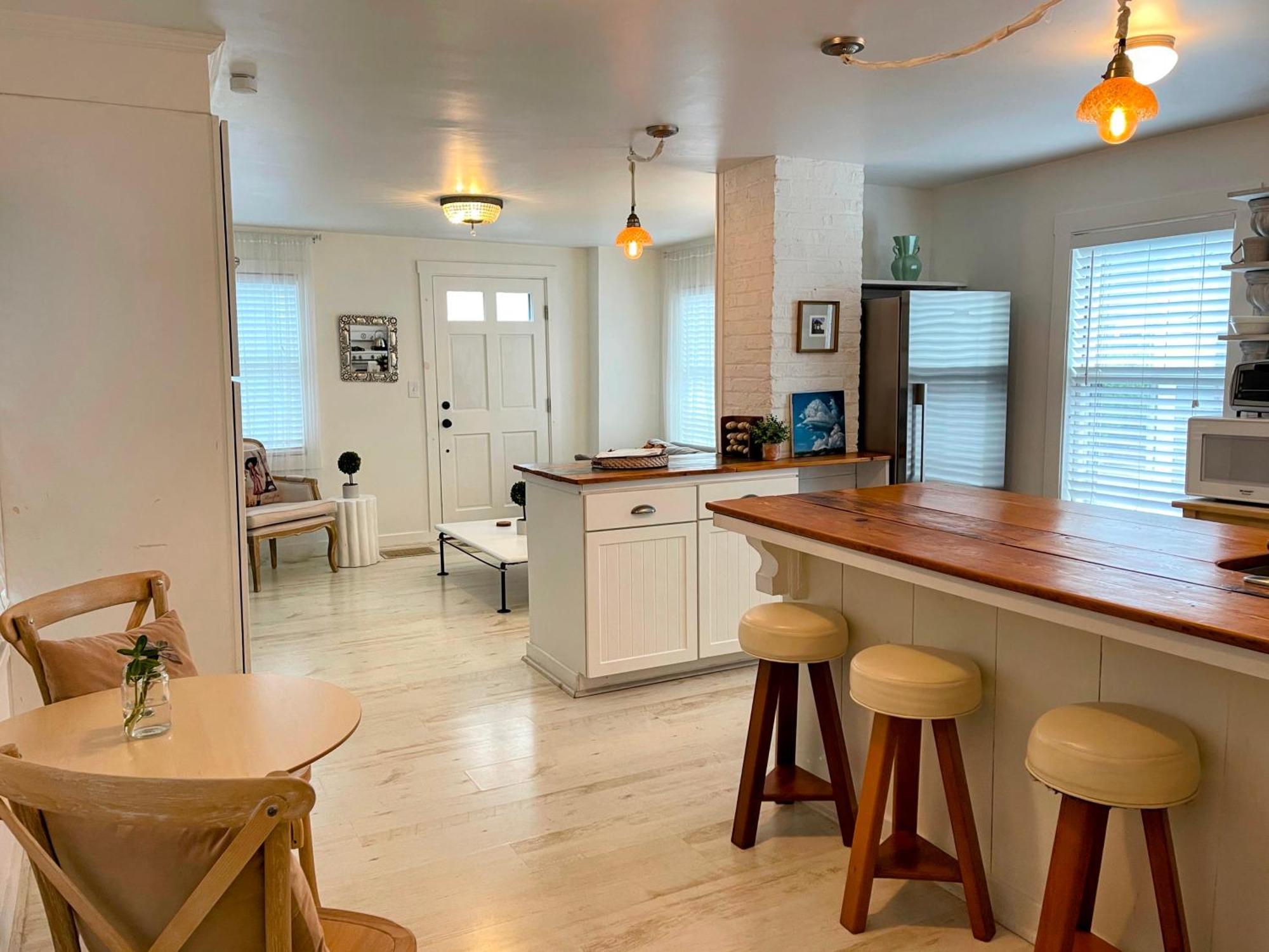 An Authentic, Rustic Luxurious Little Single Family Home In Old Town. All Yours. Marblehead Luaran gambar